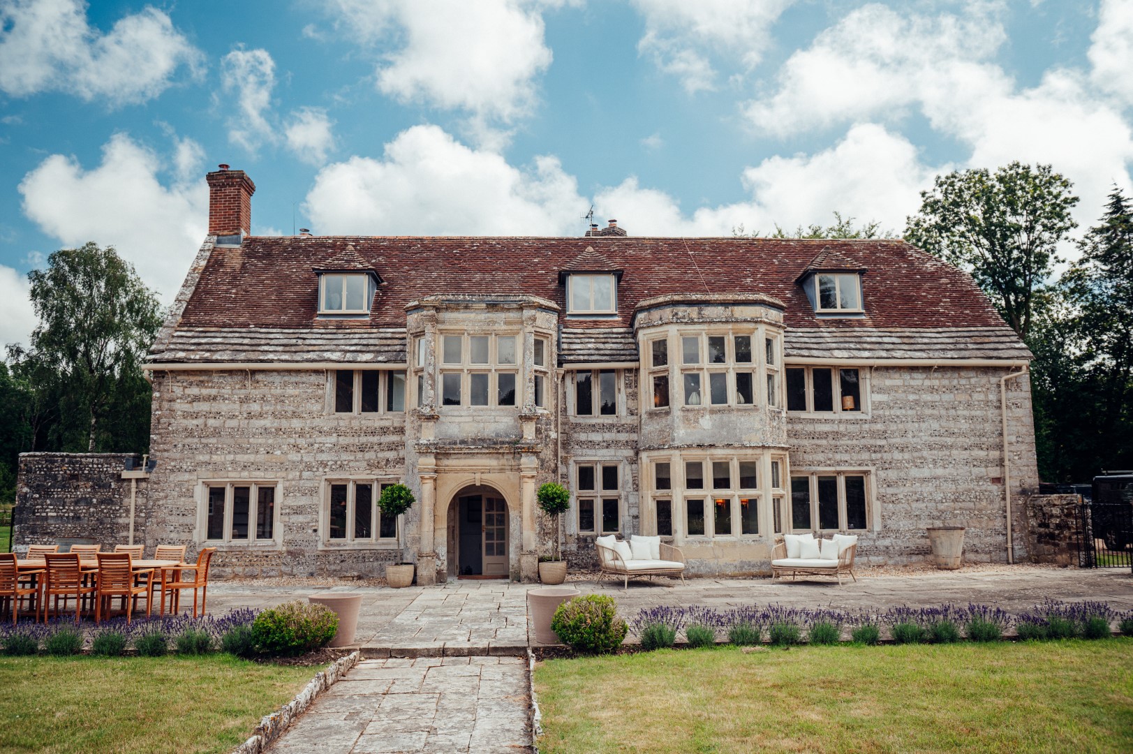 Almer Manor | Group stays dog friendly | Dog friendly stays UK 