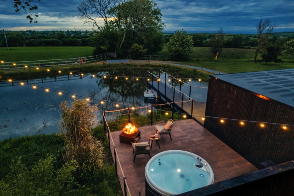 10 UK Romantic Weekend Breaks with a Hot Tub thumbnail