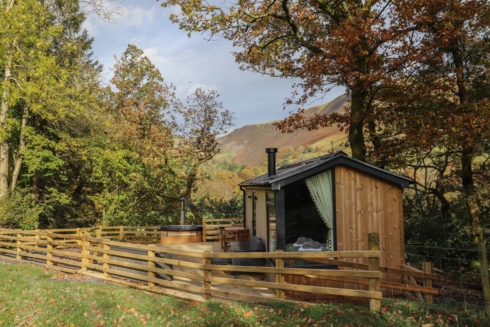 Cool Cabins in the UK thumbnail