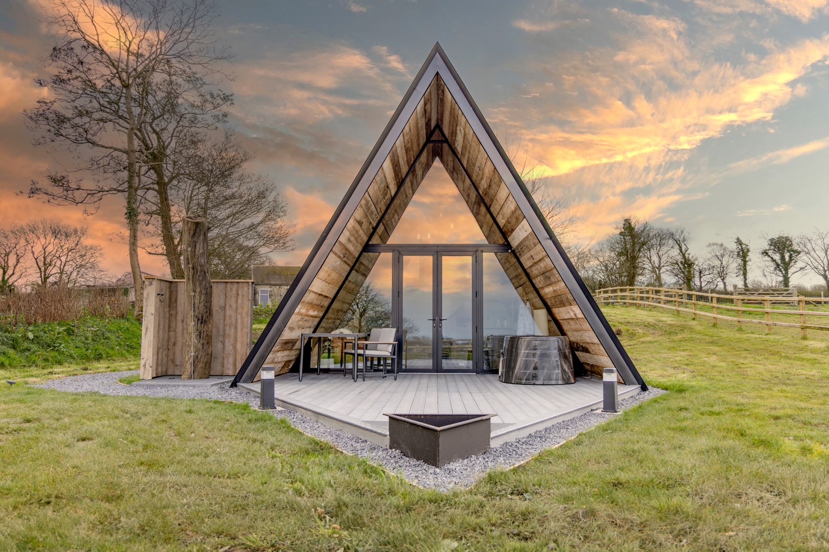 The Tri-Pod | Romantic breaks in Wales | Romantic breaks with hot tubs in Wales